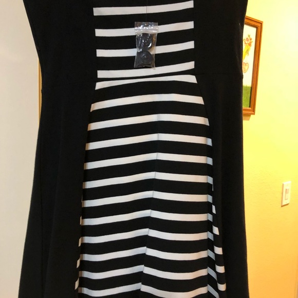 Dress - Picture 4 of 5